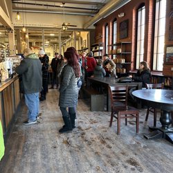 Acoustic Java Roastery & Tasting Room - Busy Sunday morning