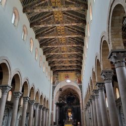 Duomo di Messina - Spectacular vaulted ceilings.
