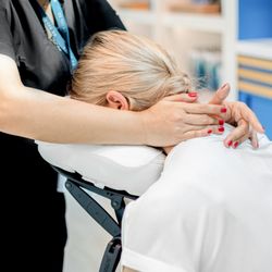 Be Relax Spa - Signature chair massages