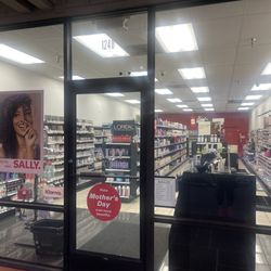 Sally Beauty - Empty store 7:46Pm