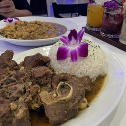 Morna Lounge and Grill