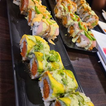 Show Sushi - Sushi Bars Near Me - San Dimas, California