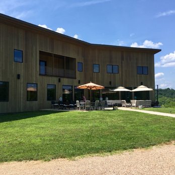 Muse Vineyards - Wine Tasting Room Near Me - Woodstock, Virginia