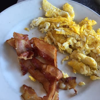 Chestnut Street Cafe & Eatery - Scrambled eggs and bacon - Coffee & Tea Near Me - Nutley, New Jersey