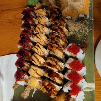 Midtown Shangri-La - Sushi plate - Dim Sum Near Me - Detroit, Michigan