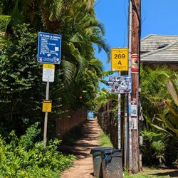 Papa'iloa Beach - walk through this area to get to the beach