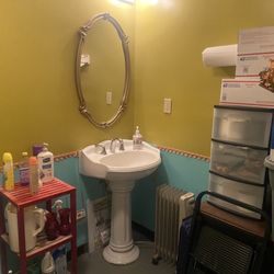 Found And Friends - Bathroom
