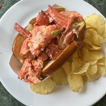 Jackie's Too Restaurant - Seafood Near Me - Ogunquit, Maine