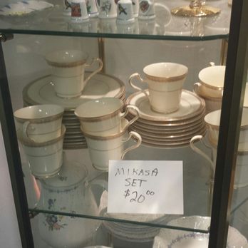 Stuf N Such - Pretty china - Thrift Stores Near Me - Fallon, Nevada