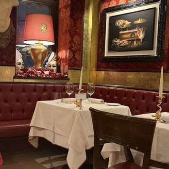Le Bistrot de Venise - Comfortable seating area - Wine Bars Near Me - Venice, VE Le Bistrot de Venise - Comfortable seating area - Wine Bars Near Me - Venice, VE