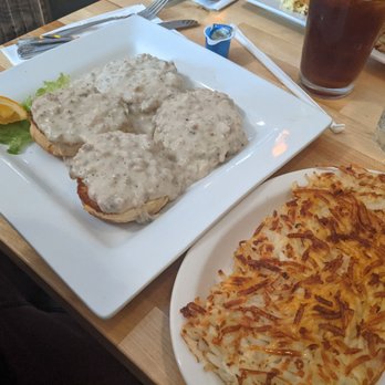 Pete's Egg Nest - Biscuits and gravy w hashbrowns (Sept 2021) - Breakfast & Brunch Near Me - Seattle, Washington Pete's Egg Nest - Biscuits and gravy w hashbrowns (Sept 2021) - Breakfast & Brunch Near Me - Seattle, Washington