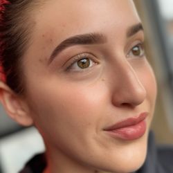 Browsotti - Brow wax and tint.