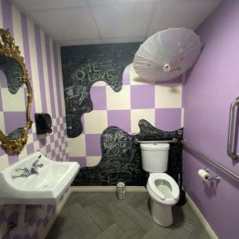 The Green Beautiful - Bathroom - Coffee & Tea Near Me - Manchester, New Hampshire