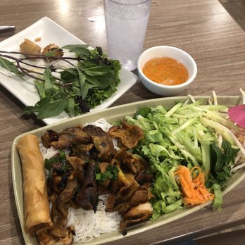 Bone & Broth - Vermicelli w/pork shrimp and egg roll. - Vietnamese Near Me - Ontario, California Bone & Broth - Vermicelli w/pork shrimp and egg roll. - Vietnamese Near Me - Ontario, California