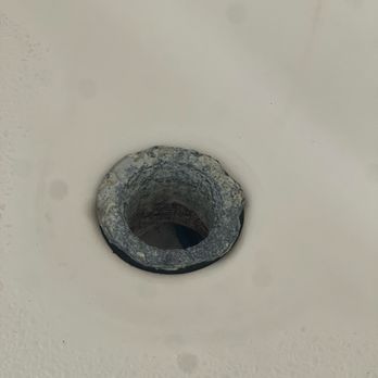 Hotel M Mount Pocono - Tub drain - Hotels Near Me - Mount Pocono, Pennsylvania