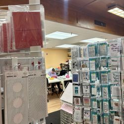 Beverlys Unique Scrapbooking - Die cuts
