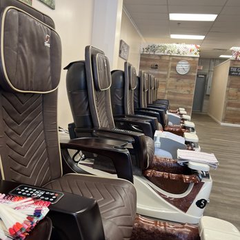 Relax Nail Salon - Loving the new media chairs - Nail Salons Near Me - Cookeville, Tennessee