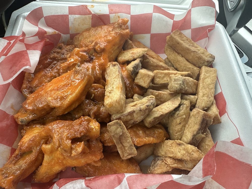 Wing Station BG Logo