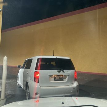 Popeyes Louisiana Kitchen - Expect that it's common to be in this drive thru for 30 min or more. - Fast Food Near Me - Honolulu, Hawaii Popeyes Louisiana Kitchen - Expect that it's common to be in this drive thru for 30 min or more. - Fast Food Near Me - Honolulu, Hawaii