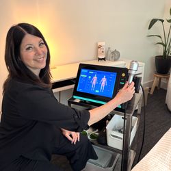 Hunt Vitality Chiropractic & Wellness Center - Renee Sheppard operates the medical grade red light laser