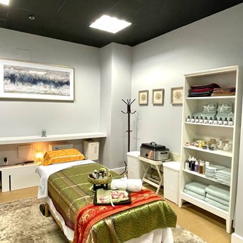 Royal Siam Thai Massage and Spa - Massage room - Massage Therapy Near Me - Danvers, Massachusetts Royal Siam Thai Massage and Spa - Massage room - Massage Therapy Near Me - Danvers, Massachusetts