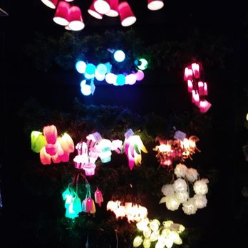 Kris Kringl - Holiday Decorations Near Me - Leavenworth, Washington Kris Kringl - Holiday Decorations Near Me - Leavenworth, Washington