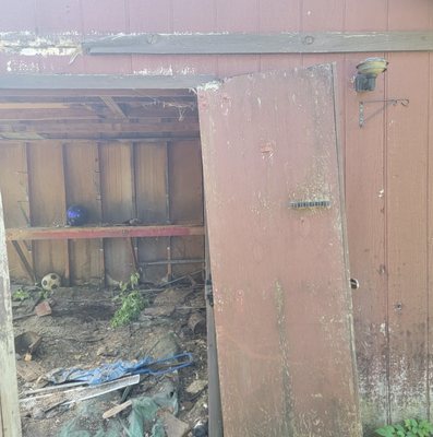 Shed and Hot Tub Removal - We will come in and quickly remove that old hot tub you have taking up space. No Matter the size or type of shed you have, JND Hauling is equipped to handle the disposal of it. Call today for a quick up front quote. Shed and Hot Tub Removal - We will come in and quickly remove that old hot tub you have taking up space. No Matter the size or type of shed you have, JND Hauling is equipped to handle the disposal of it. Call today for a quick up front quote.