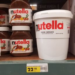 THEY HAVE NUTELLA BUCKETS!