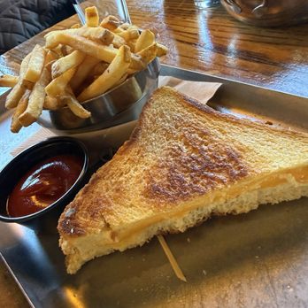 Empire - Kids grilled cheese - Burgers Near Me - Naperville, Illinois