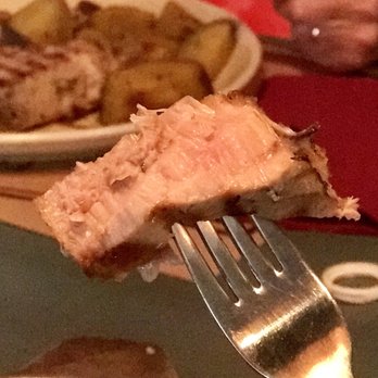 Tasca das Tias - Atun grehlado - grilled tuna - cooked perfectly - Seafood Near Me - Angra do Heroísmo, 20 Tasca das Tias - Atun grehlado - grilled tuna - cooked perfectly - Seafood Near Me - Angra do Heroísmo, 20