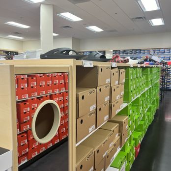 Famous Footwear - Accessories Near Me - Surprise, Arizona Famous Footwear - Accessories Near Me - Surprise, Arizona