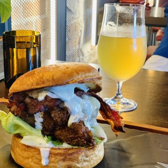 Le Chick - Cocktail Bars Near Me - Miami, Florida