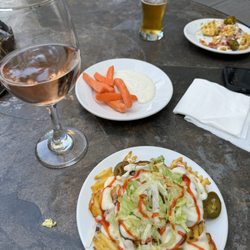 Staybridge Suites Seattle - Fremont - Loaded fry bar for happy hour