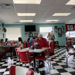Bubby's Diner - Inside