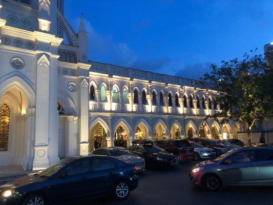 Chijmes Hall by null