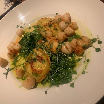 Seasons 52 - New American Near Me - Edison, New Jersey