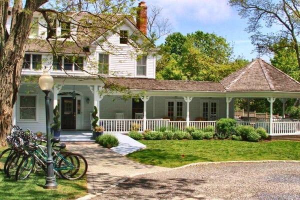 Shelter Island House by null