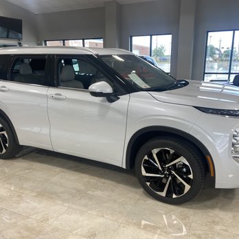 Southwest Mitsubishi - 2022 Mitsubishi Outlander SEL - Car Dealers Near Me - Rosenberg, Texas Southwest Mitsubishi - 2022 Mitsubishi Outlander SEL - Car Dealers Near Me - Rosenberg, Texas