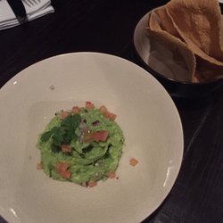 Peyotito - Guacamole with three pieces of chips