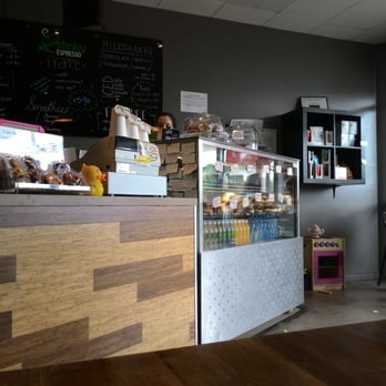 Slinky Espresso - Restaurants Near Me - Fairfield, QLD