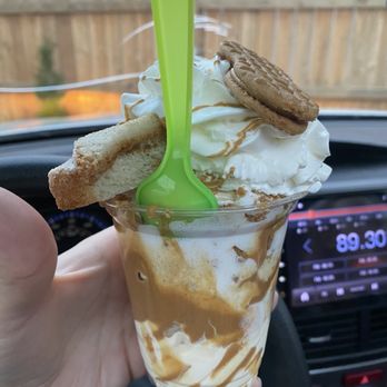 Skoops Ice Cream - Fluffernutter sundae - Ice Cream & Frozen Yogurt Near Me - Barberton, Ohio Skoops Ice Cream - Fluffernutter sundae - Ice Cream & Frozen Yogurt Near Me - Barberton, Ohio