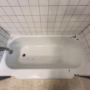 Seattle Bathtub Solutions - Bathtub before refinishing. - Refinishing Services Near Me