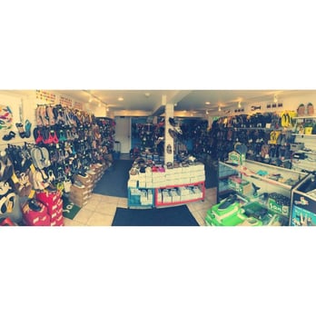 Flips Shoe Shop - Perkins Cove location - Shoe Stores Near Me - Ogunquit, Maine