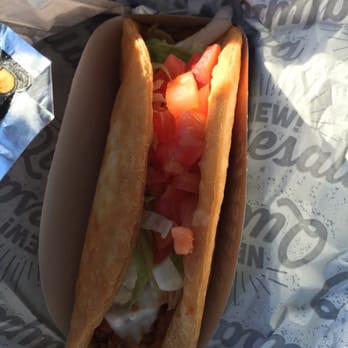 Taco Bell / Pizza Hut - Beef quesalupa - Fast Food Near Me - Chantilly, Virginia