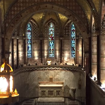 Fitzrovia Chapel - Interior if the grade 2* listed chapel - Cultural Center Near Me - London, XGL