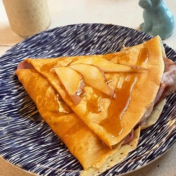 C'est La Vie Bistro - Ham/honeys Apple crepe and apple cinnamon smoothie (small size). - French Near Me - Northborough, Massachusetts C'est La Vie Bistro - Ham/honeys Apple crepe and apple cinnamon smoothie (small size). - French Near Me - Northborough, Massachusetts