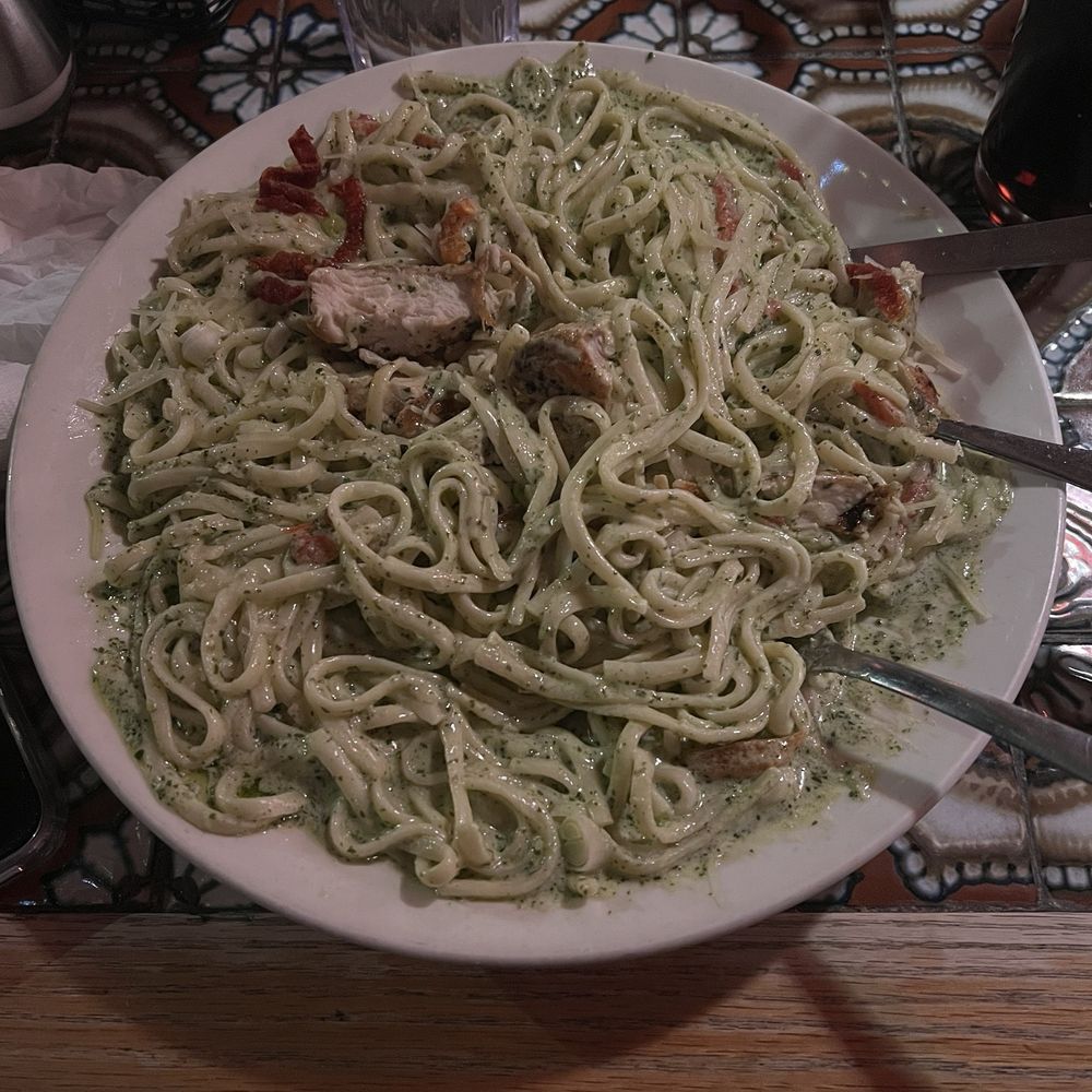 The Grill - Pesto chicken pasta - American Near Me - Lone Pine, California The Grill - Pesto chicken pasta - American Near Me - Lone Pine, California