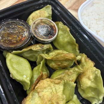 Corner 17 - Spinach dumpling - Chinese Near Me - Saint Louis, Missouri
