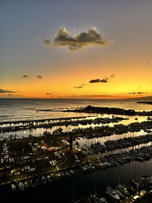 Ilikai Hotel & Luxury Suites by null