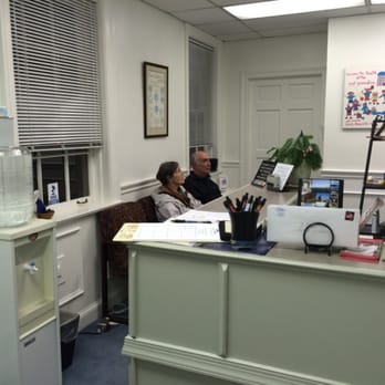 Old Towne Chiropractic Services Ltd - Patients in the waiting room. - Chiropractors Near Me - Alexandria, Virginia Old Towne Chiropractic Services Ltd - Patients in the waiting room. - Chiropractors Near Me - Alexandria, Virginia